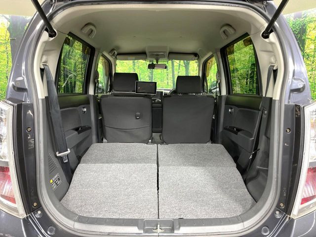 ���i�̂���������ʋ΁A���}���ɏ\���ȉ׎��X�y�[�X���m�ۂ��Ă���܂��B�Z�J���h�V�[�g��|���ƁA�傫�ȉו��̐ύڂ��\�ł���