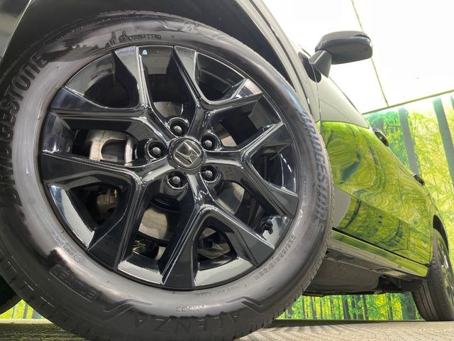 �y�O���[�h��p����18�C���`�A���~�z�C�[���z�f�U�C�����̍��������A���~�z�C�[���𑕒����Ă���܂��B�e��ЊO�A���~�z�C�[����A�X�^�b�h���X�^�C�����戵�����Ă���܂��B���񂲑��k����������