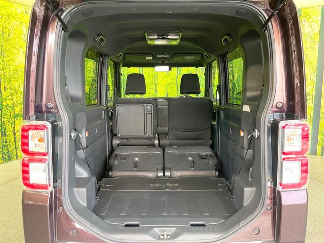 ���i�̂���������ʋ΁A���}���ɏ\���ȉ׎��X�y�[�X���m�ۂ��Ă���܂��B�Z�J���h�V�[�g��|���ƁA�傫�ȉו��̐ύڂ��\�ł���