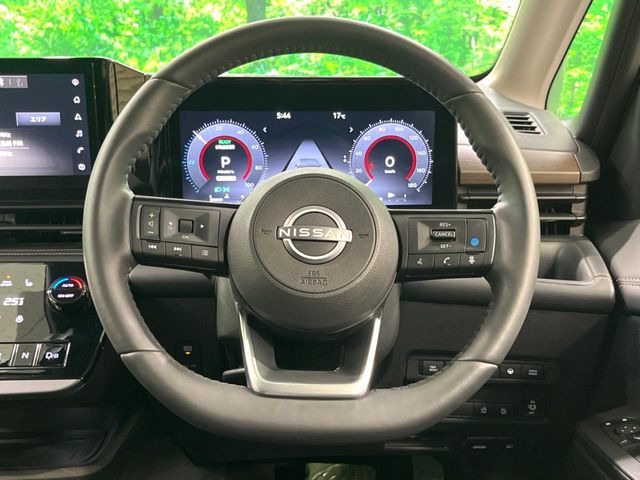 �y�����v�����X�e�A�����O�z�㎿�Ȋv���g�p���邱�ƂŁA��ɂ����������݂ƂĂ��^�]���₷���n���h���ł���