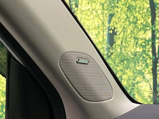 �yBOSE�T�E���h�V�X�e���z���[�J�[�I�v�V�����̍��i�ʃT�E���h�V�X�e���𓋍ځB��p�̃`���[�j���O���{���ꂽ�召�l�X�ȃX�s�[�J�[����ǎ��ȃT�E���h���t�ł��A�Տꊴ���ӂ�鉹����Ԃ����o���܂��B