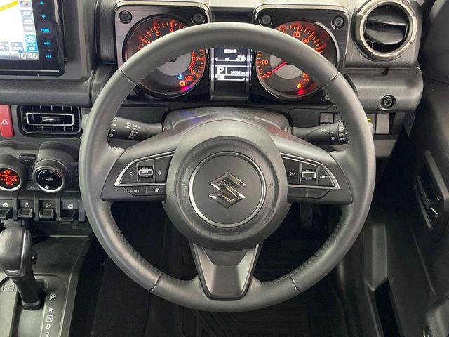 �y�����v�����X�e�A�����O�z�㎿�Ȋv���g�p���邱�ƂŁA��ɂ����������݂ƂĂ��^�]���₷���n���h���ł���