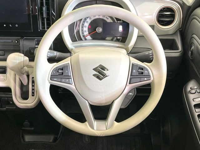 ステアリングも使用感が少なく、きれいな状態となっております♪