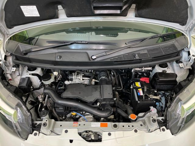 親切・丁寧な専門メカニックスタッフが応対!・車検・点検整備・事故等の修理などアフターサービスも安心。お車のカスタマイズもネクステージのサービススタッフまでご相談ください!