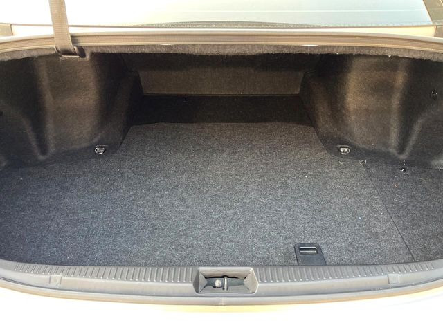 普段のお買い物や通勤、送迎等に十分な荷室スペースを確保しております。
