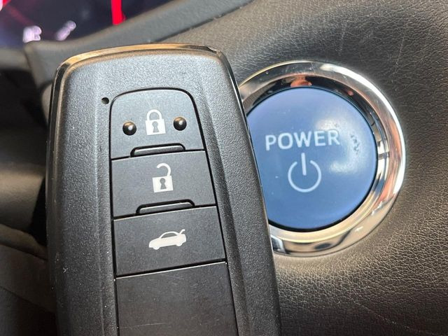 �y�X�}�[�g�L�[�z�J�o����|�P�b�g�ɓ��ꂽ�܂܂ł��h�A�̎{���E�������\�ȃX�}�[�g�L�[�𑕔��B�G���W���̃I���E�I�t�����J�M�����o���K�v����������Ƃ��Ă��֗��ł���