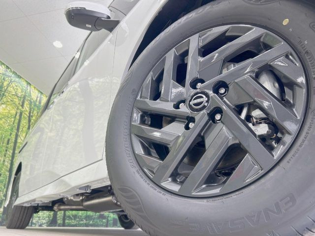 �y����16�C���`�A���~�z�C�[���z�O�ςɃ}�b�`���������A���~�z�C�[���𑕒����Ă���܂��B�e��ЊO�A���~�z�C�[����A�X�^�b�h���X�^�C�����戵�����Ă���܂��B���񂲑��k����������