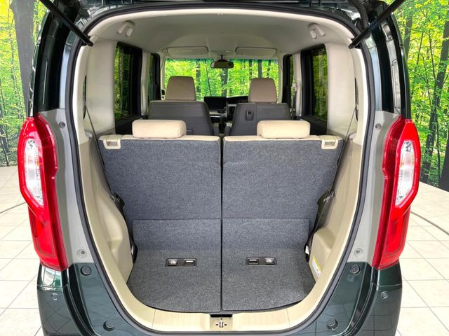 ���i�̂���������ʋ΁A���}���ɏ\���ȉ׎��X�y�[�X���m�ۂ��Ă���܂��B�Z�J���h�V�[�g��|���ƁA�傫�ȉו��̐ύڂ��\�ł���