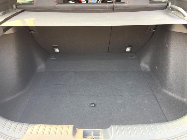 ���i�̂���������ʋ΁A���}���ɏ\���ȉ׎��X�y�[�X���m�ۂ��Ă���܂��B