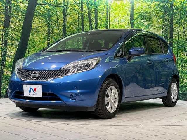 高透明度のガラス皮膜で撥水はもちろん、上質なツヤ・光沢を実現。紫外線や酸性雨から大切な愛車を保護し、色あせ・劣化を防止。「弾スプラッシュコート」、「弾プリミッサコート」からお選びいただけます。