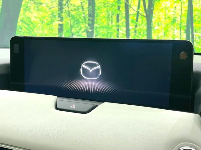 �y12.3�C���`�}�c�_�R�l�N�g�z�ԓ��̕��͋C�Ƀ}�b�`������^�f�B�X�v���C�B�X�}�z�ڑ��ł̃i�r�g�p��Bluetooth�Đ����A�l�X�ȋ@�\���y���߂܂��B�����I�ȃ_�C�������삪�\�ŁA�g��������ǍD�ł��B