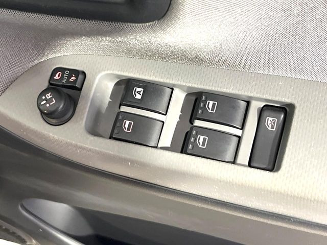 �y�d���i�[�~���[�z�T�C�h�~���[�͓d���i�[���ƂȂ��Ă���A�������ԏ�ł��L�Y�������X�N��}�����܂��B