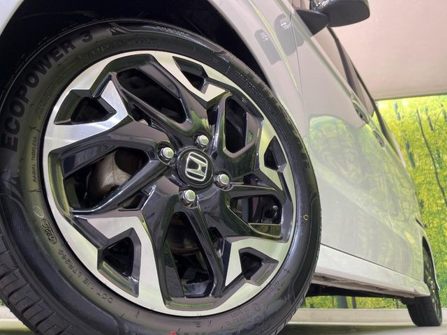 �y����15�C���`�A���~�z�C�[���z�O�ςɃ}�b�`���������A���~�z�C�[���𑕒����Ă���܂��B�e��ЊO�A���~�z�C�[����A�X�^�b�h���X�^�C�����戵�����Ă���܂��B���񂲑��k����������