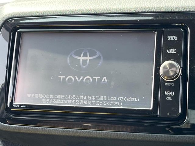 【純正ナビ】人気の純正ナビを装備しております。ナビの使いやすさはもちろん、オーディオ機能も充実!キャンプや旅行はもちろん、通勤や買い物など普段のドライブも楽しくなるはず♪