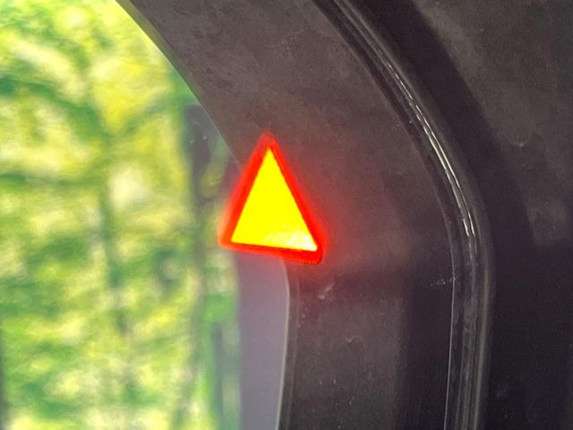 �y������p���m�z���s���A�h�A�~���[�̎��p�ɂȂ�₷���ӏ��Ɍ㑱�Ԃ��ڋ߂���ƃT�C�h�~���[�t�߂Ɍx����\���A�h���C�o�[�ɒ��ӊ��N�����Ă���܂��B