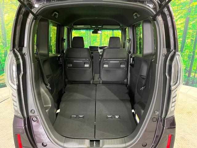 普段のお買い物や通勤、送迎等に十分な荷室スペースを確保しております。セカンドシートを倒すと、大きな荷物の積載も可能です♪