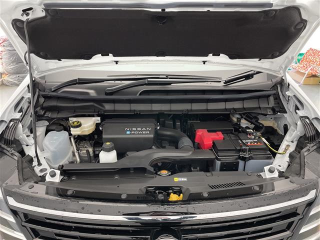 セレナ1.4 e-POWER ハイウェイスターV