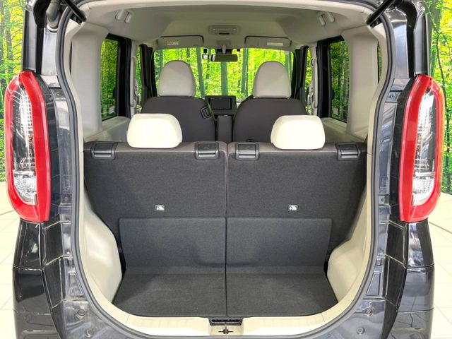 ���i�̂���������ʋ΁A���}���ɏ\���ȉ׎��X�y�[�X���m�ۂ��Ă���܂��B�Z�J���h�V�[�g��|���ƁA�傫�ȉו��̐ύڂ��\�ł���