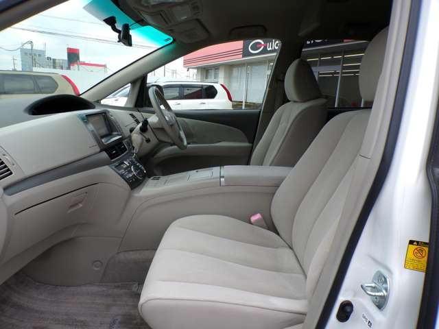 �N���J��SUV�̂ق��ɂ��A���t�@�[�h�E�G���O�����h�E�Z���i�E�X�e�b�v���S���E���H�N�V�[�E���F���t�@�C�A�E�I�f�b�Z�C�E�A���Ԃ��|���V�F�J�C�G�� �~�j�N���X�I�[�o�[�I�[��4 �L���v�e�B�o���݌ɂ��Ă���܂�