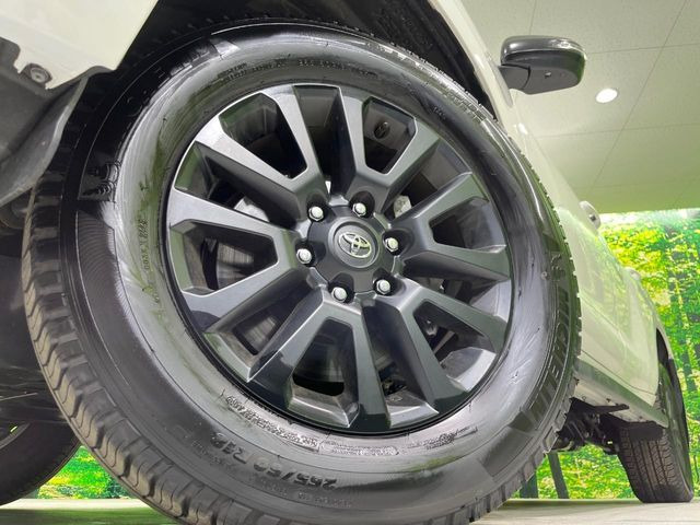 �y�O���[�h��p����18�C���`�A���~�z�C�[���z�f�U�C�����̍��������A���~�z�C�[���𑕒����Ă���܂��B�e��ЊO�A���~�z�C�[����A�X�^�b�h���X�^�C�����戵�����Ă���܂��B���񂲑��k����������