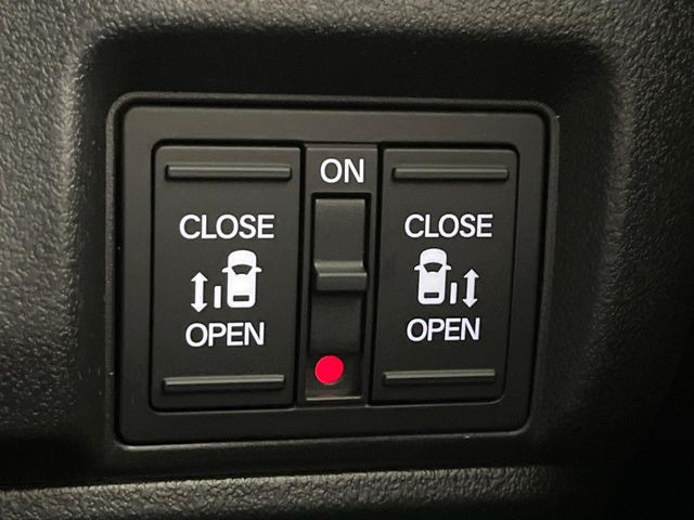 �y�����p���[�X���C�h�h�A�z�X�}�[�g�L�[��^�]�Ȃ̃X�C�b�`�Ō�ȗ����X���C�h�h�A�̊J���\���d��������͂����ăh�A���J����K�v�������A�����Ȃ��q�l�ł��ȒP�ɊJ���߂ł����K�ł���