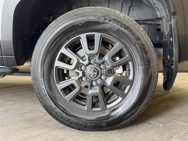 �y����18�C���`�A���~�z�C�[���z�O�ςɃ}�b�`���������A���~�z�C�[���𑕒����Ă���܂��B�e��ЊO�A���~�z�C�[����A�X�^�b�h���X�^�C�����戵�����Ă���܂��B���񂲑��k����������