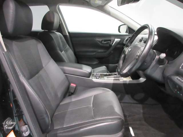 ティアナ2.5 XV ナビAVMパッケージ