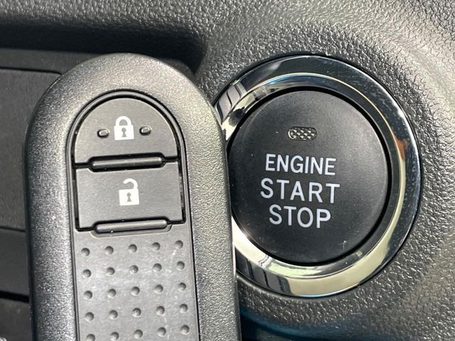 �y�L�[�t���[�V�X�e���z�J�o����|�P�b�g�ɓ��ꂽ�܂܂ł��h�A�̎{���E�������\�ȃX�}�[�g�L�[�𑕔��B�G���W���̃I���E�I�t�����J�M�����o���K�v����������Ƃ��Ă��֗��ł���