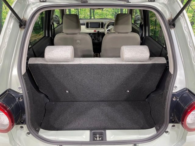 ���i�̂���������ʋ΁A���}���ɏ\���ȉ׎��X�y�[�X���m�ۂ��Ă���܂��B�Z�J���h�V�[�g��|���ƁA�傫�ȉו��̐ύڂ��\�ł���