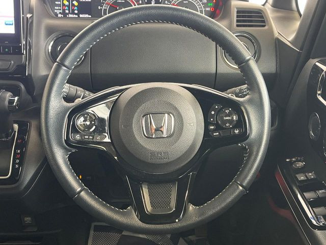 �y�����v�����X�e�A�����O�z�㎿�Ȋv���g�p���邱�ƂŁA��ɂ����������݂ƂĂ��^�]���₷���n���h���ł���