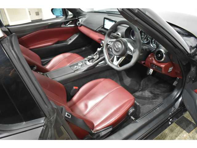 ロードスターRF2.0 VS バーガンディ― セレクション