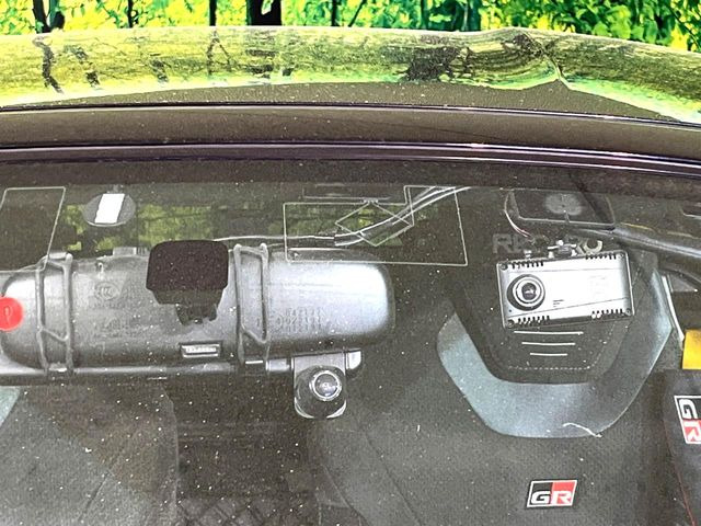 【ドライブレコーダー】ドライブレコーダー装備!走行中はもちろん、あおり運転や事故に遭遇した際、映像で記録し、万一のリスクに備えます。※記録用SDカードはお客様ご自身でご準備いただく必要があります。