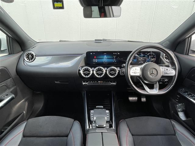 GLAクラスAMG GLA35 4マチック 4WD