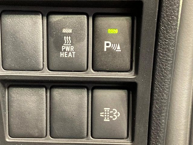 【クリアランスソナー】バンパーに付いたセンサーが障害物を検知!一定の距離に近づくとアラートで教えてくれます♪狭い駐車スペースや車庫入れ時も安心ですね☆