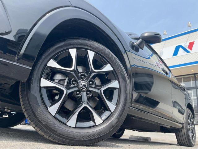 �y����18�C���`�A���~�z�C�[���z�O�ςɃ}�b�`���������A���~�z�C�[���𑕒����Ă���܂��B�e��ЊO�A���~�z�C�[����A�X�^�b�h���X�^�C�����戵�����Ă���܂��B���񂲑��k����������