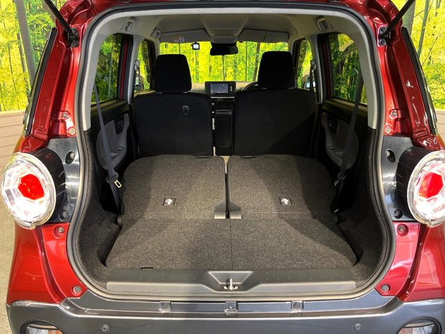 ���i�̂���������ʋ΁A���}���ɏ\���ȉ׎��X�y�[�X���m�ۂ��Ă���܂��B�Z�J���h�V�[�g��|���ƁA�傫�ȉו��̐ύڂ��\�ł���