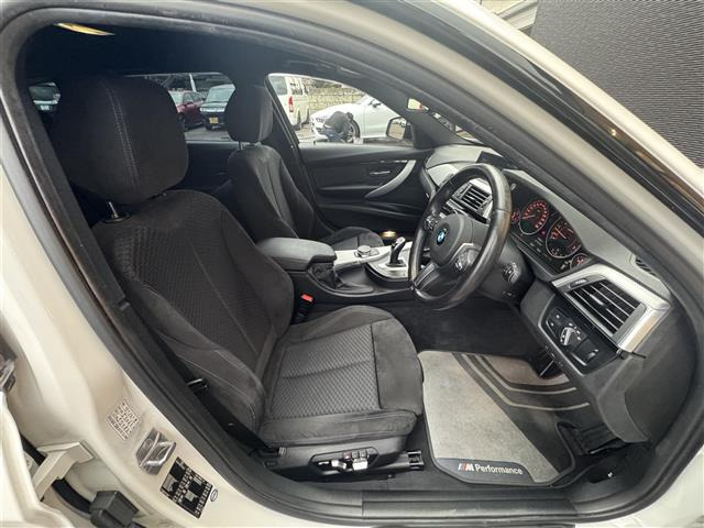 3シリーズツーリング320i Mスポーツ