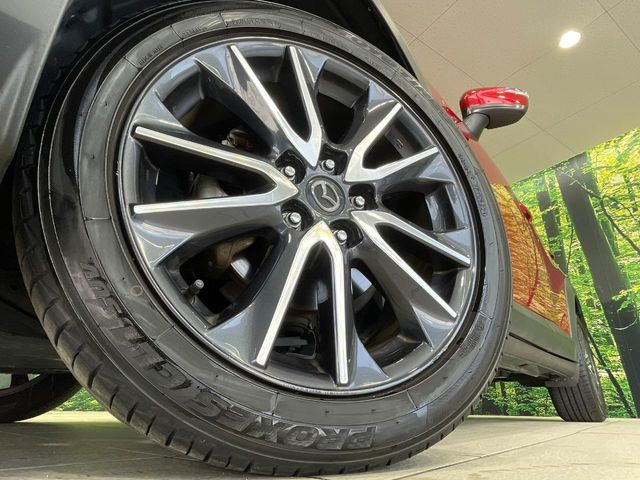 �y����18�C���`�A���~�z�C�[���z�O�ςɃ}�b�`���������A���~�z�C�[���𑕒����Ă���܂��B�e��ЊO�A���~�z�C�[����A�X�^�b�h���X�^�C�����戵�����Ă���܂��B���񂲑��k����������