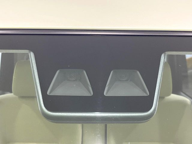 �y�X�}�[�g�A�V�X�g�z���s���ɑO���̎ԗ�����F�����A�Փ˂������Ȏ��͌x��ƃu���[�L�ŏՓˉ���Ɣ�Q�y�����A�V�X�g�B�����S�Ƀh���C�u�����y���݂��������܂��B