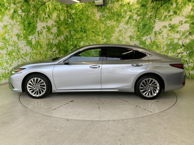 ES300h バージョンL