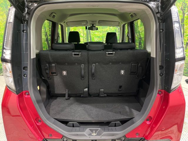 ���i�̂���������ʋ΁A���}���ɏ\���ȉ׎��X�y�[�X���m�ۂ��Ă���܂��B�Z�J���h�V�[�g��|���ƁA�傫�ȉו��̐ύڂ��\�ł���