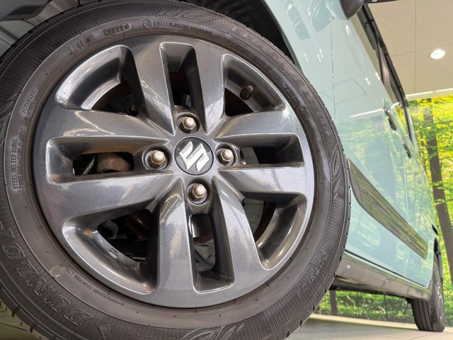 �y14�C���`�A���~�z�C�[���z�O�ςɃ}�b�`�����A���~�z�C�[���𑕒����Ă���܂��B�e��A���~�z�C�[����A�X�^�b�h���X�^�C�����戵�����Ă���܂��B���񂲑��k����������