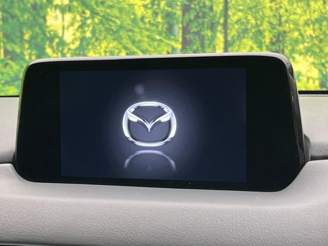 �y�}�c�_�R�l�N�g�z�ԓ��̕��͋C�Ƀ}�b�`������̌^�^�C�v�̃f�B�X�v���C�B�e����q�ݒ��Bluetooth�Đ����A�l�X�ȋ@�\���y���߂܂��B��pSD�J�[�h�̂��w���ŁA�i�r�@�\���g�p�o���܂��B