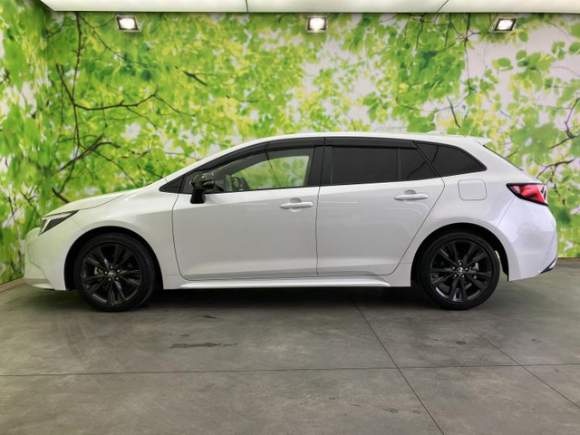 カローラツーリング1.8 ハイブリッド W×B