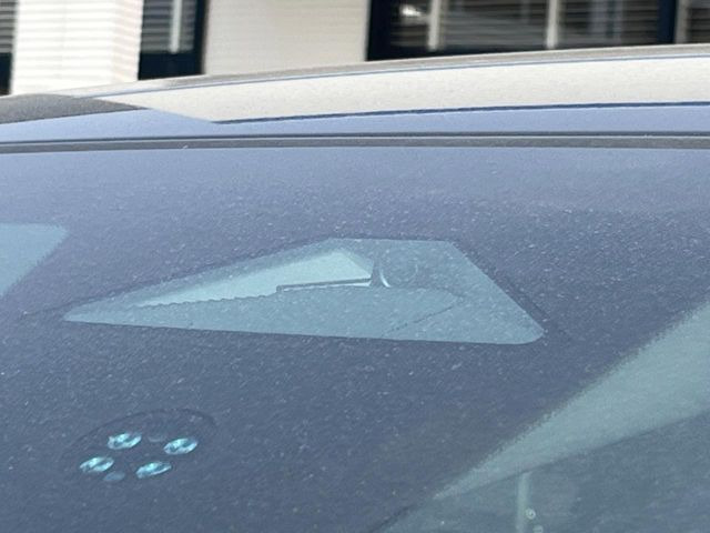 �y�z���_�Z���V���O�z���s���ɑO���̎ԗ�����F�����A�Փ˂������Ȏ��͌x��ƃu���[�L�ŏՓˉ���Ɣ�Q�y�����A�V�X�g�B�����S�Ƀh���C�u�����y���݂��������܂��B