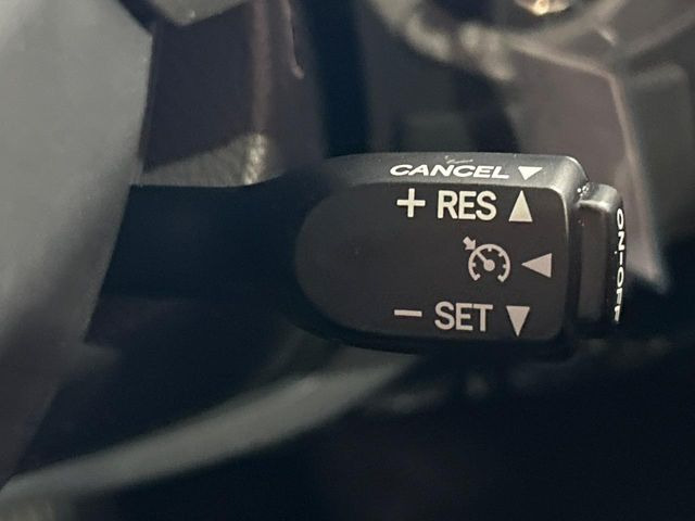 �y�N���[�Y�R���g���[���z�������H�����N���N���s�B�A�N�Z���𗣂��Ă���葬�x�ő��s���ł��A�������^�]���̕��S���y��!�����E�������ȒP�ȃX�C�b�`����Œ����ł��܂��B