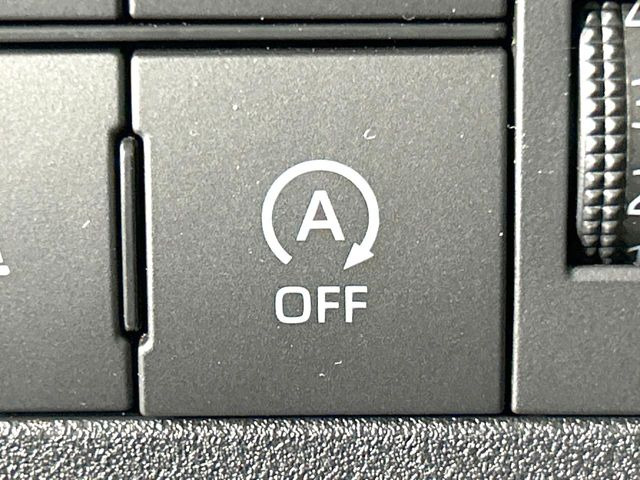 �y�A�C�h�����O�X�g�b�v�z�ԐM����a�؂Œ�Ԃ����ۂɃG���W�����~���A���ʂȔR���̏����}���܂��B�R��������ی�ɂȂ���@�\��G���W���̓u���[�L�𗣂��΍Ďn�����܂��B