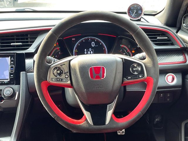 �y�X�G�[�h�X�e�A�����O�z����ɂ����f�ނ��̗p����A�O���b�v���\�ɗD�ꂽ�X�e�A�����O�ł��B�n���h�����O���̑��쐫�����サ�A���S�E���S�ȑ��s�ɍv�����܂��B���������ӂ�錩���ڂ������ł��ˁ�