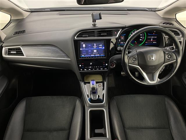 シャトル1.5 ハイブリッド Z スタイルエディション