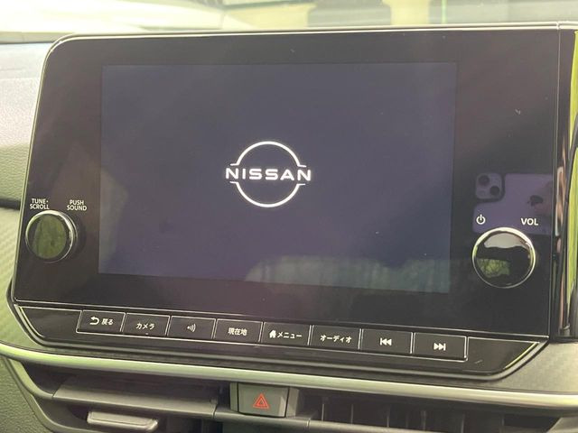 【メーカー純正ナビ】インテリアに溶け込むスタイリッシュな「専用設計」メーカーナビを装備♪視認性や操作性など基本性能にも優れ、より上質なカーライフをお楽しみいただけます。